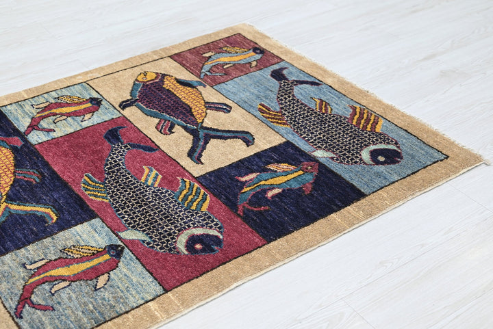 brown Accent rug 3' 2" x 4' 10"