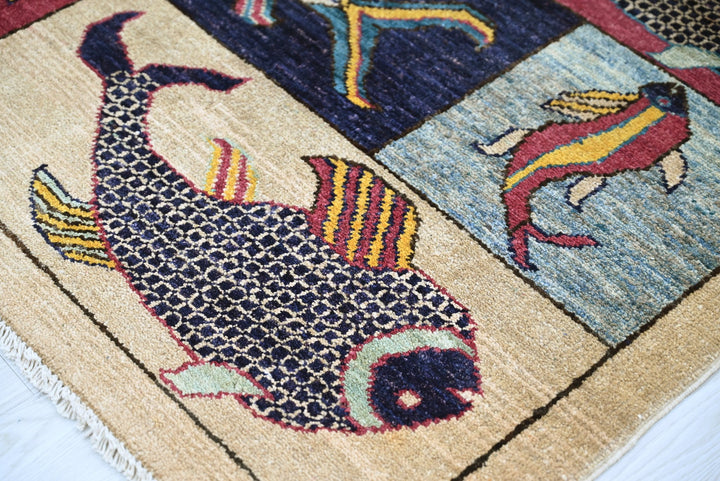 brown Accent rug 3' 2" x 4' 10"