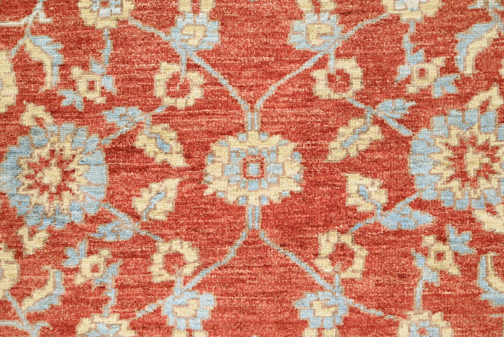 red Accent rug 4' 0" x 5' 8"