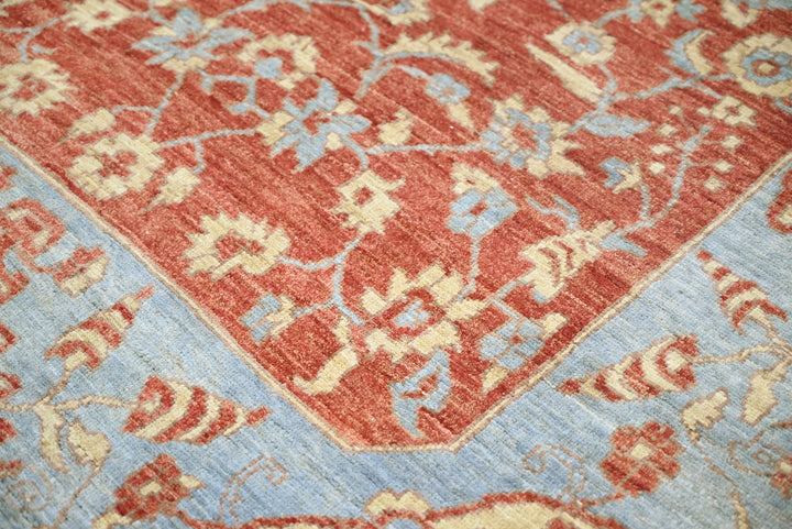 red Accent rug 4' 0" x 5' 8"