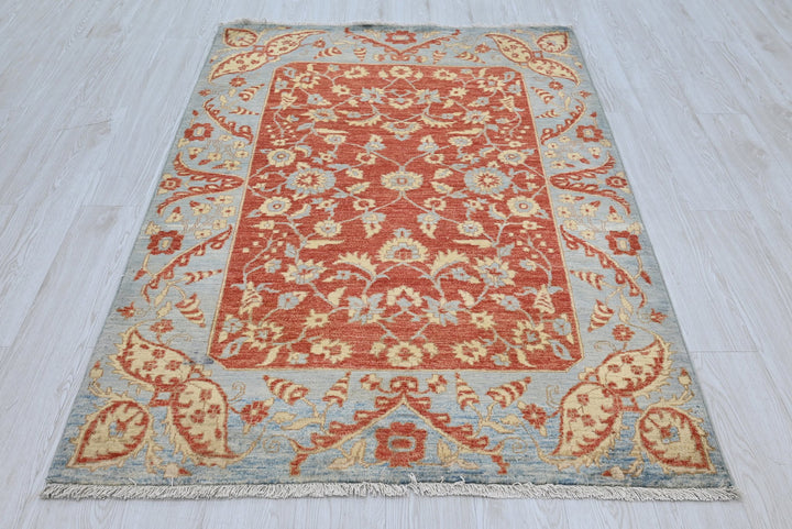 red Accent rug 4' 0" x 5' 8"