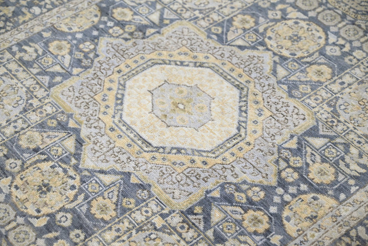 blue Accent rug 3' 10" x 5' 4"