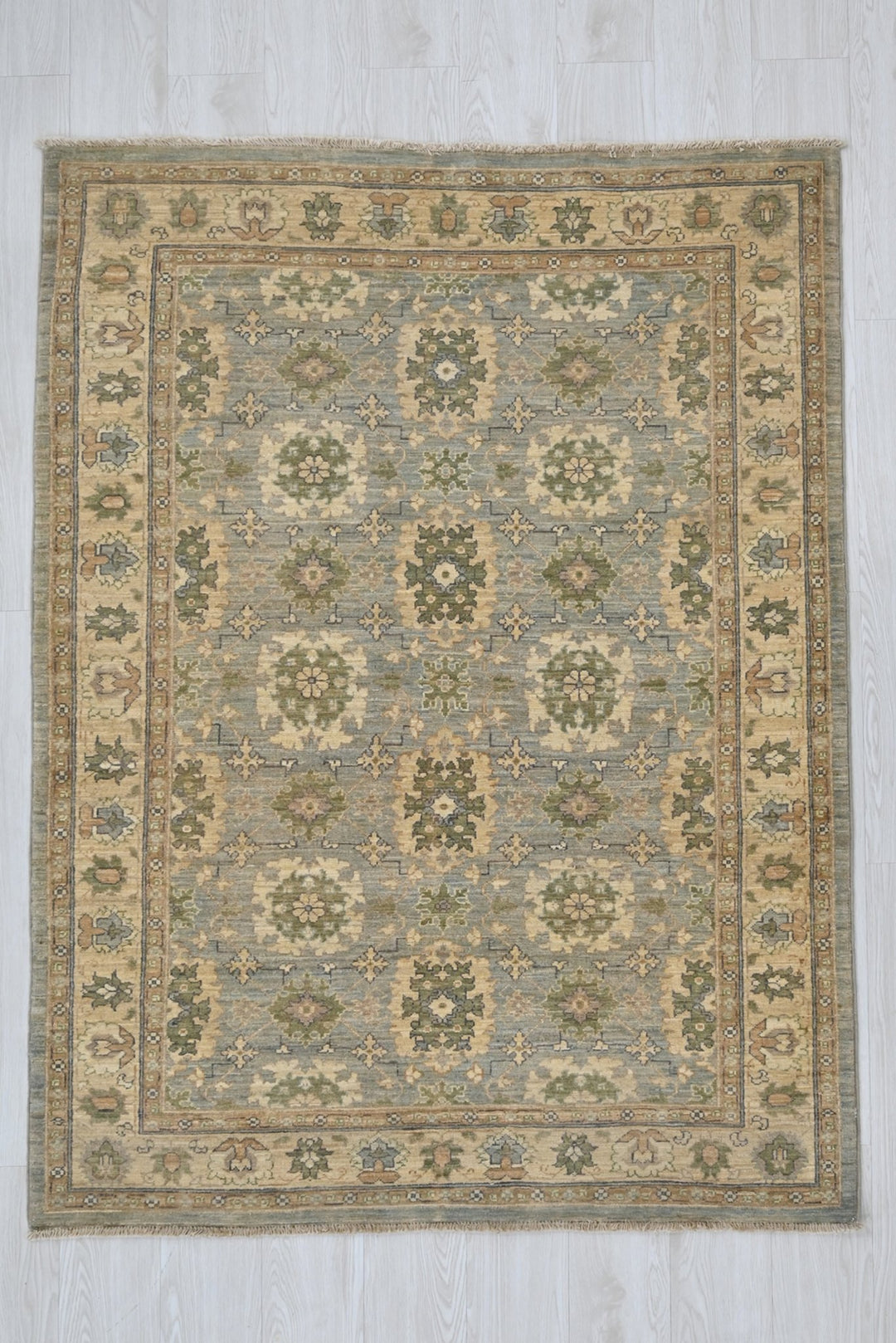 blue Accent rug 4' 1" x 5' 10"