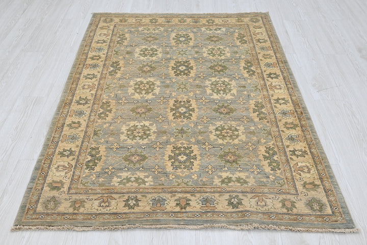 blue Accent rug 4' 1" x 5' 10"