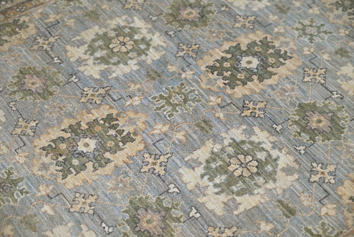 blue Accent rug 4' 1" x 5' 10"