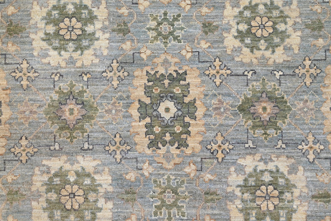 blue Accent rug 4' 1" x 5' 10"