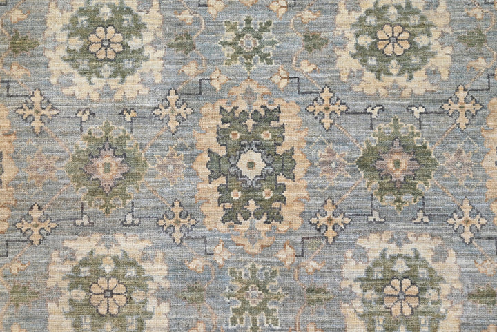 blue Accent rug 4' 1" x 5' 10"