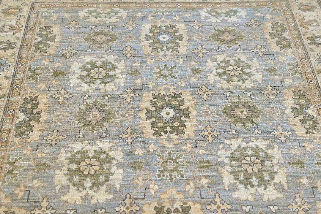 blue Accent rug 4' 1" x 5' 10"