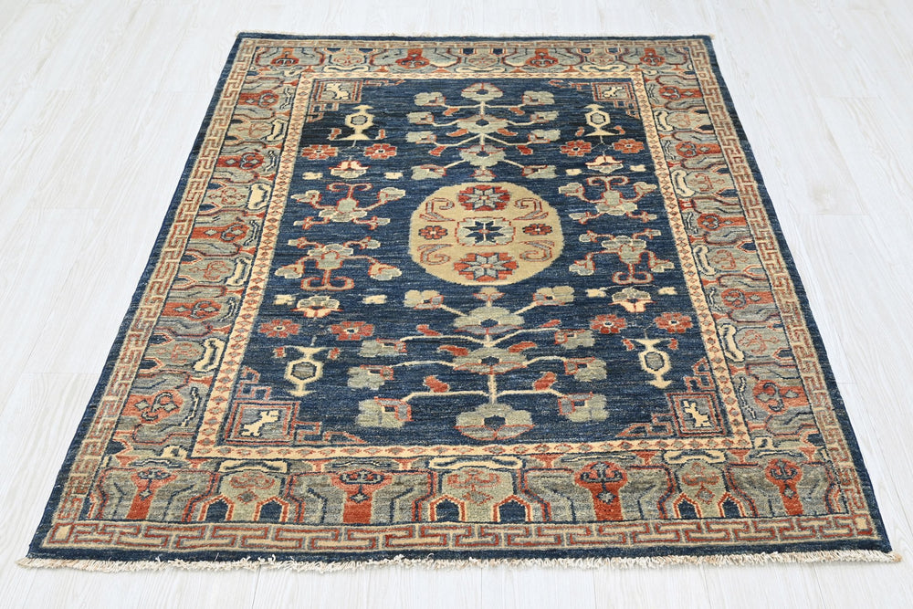 blue Accent rug 3' 11" x 5' 0"