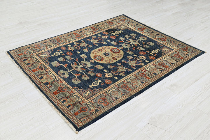 blue Accent rug 3' 11" x 5' 0"