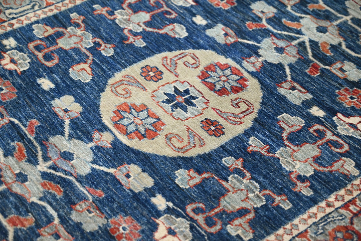 blue Accent rug 3' 11" x 5' 0"