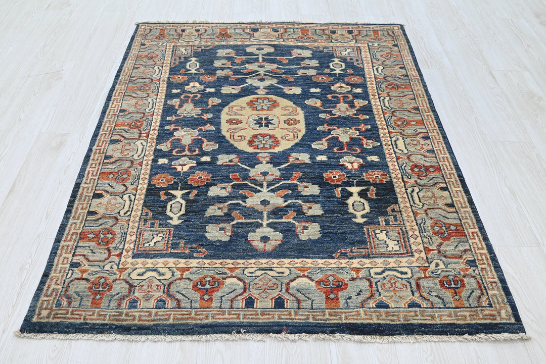 blue Accent rug 3' 11" x 5' 0"