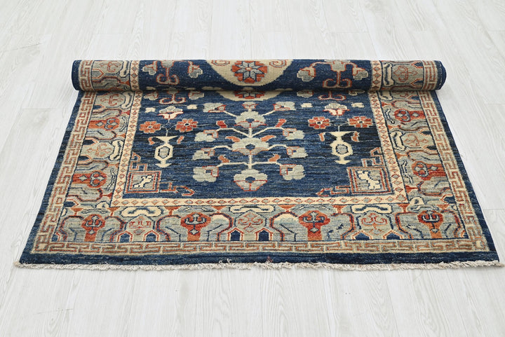 blue Accent rug 3' 11" x 5' 0"