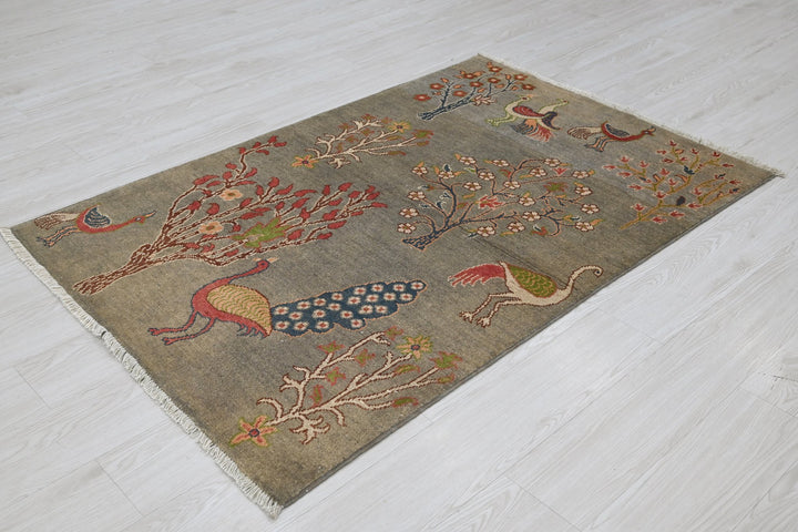 gray Accent rug 3' 3" x 5' 0"