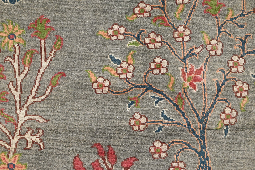 gray Accent rug 3' 3" x 5' 0"