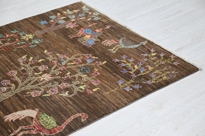 brown Accent rug 3' 4" x 4' 11"