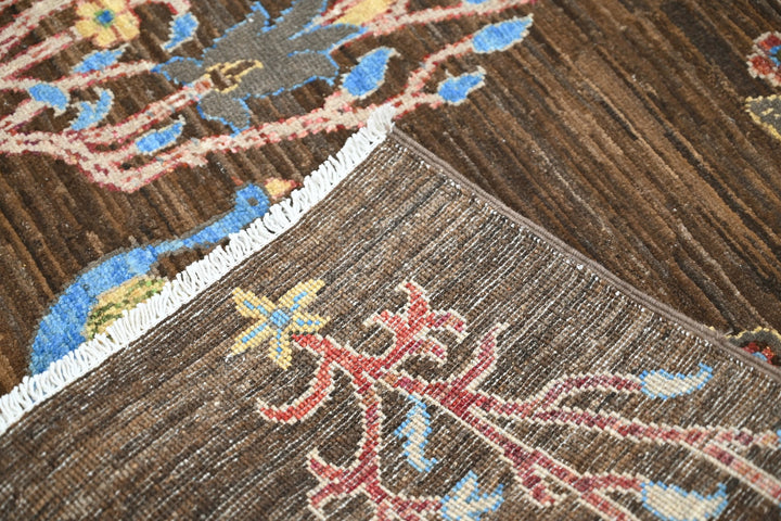 brown Accent rug 3' 4" x 4' 11"