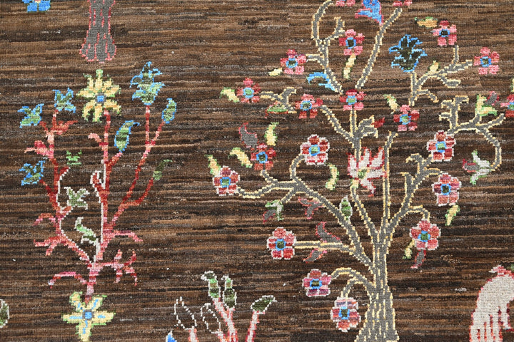 brown Accent rug 3' 4" x 4' 11"