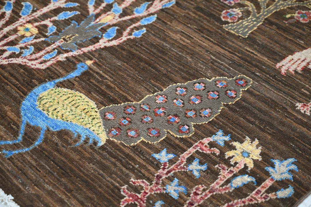 brown Accent rug 3' 4" x 4' 11"