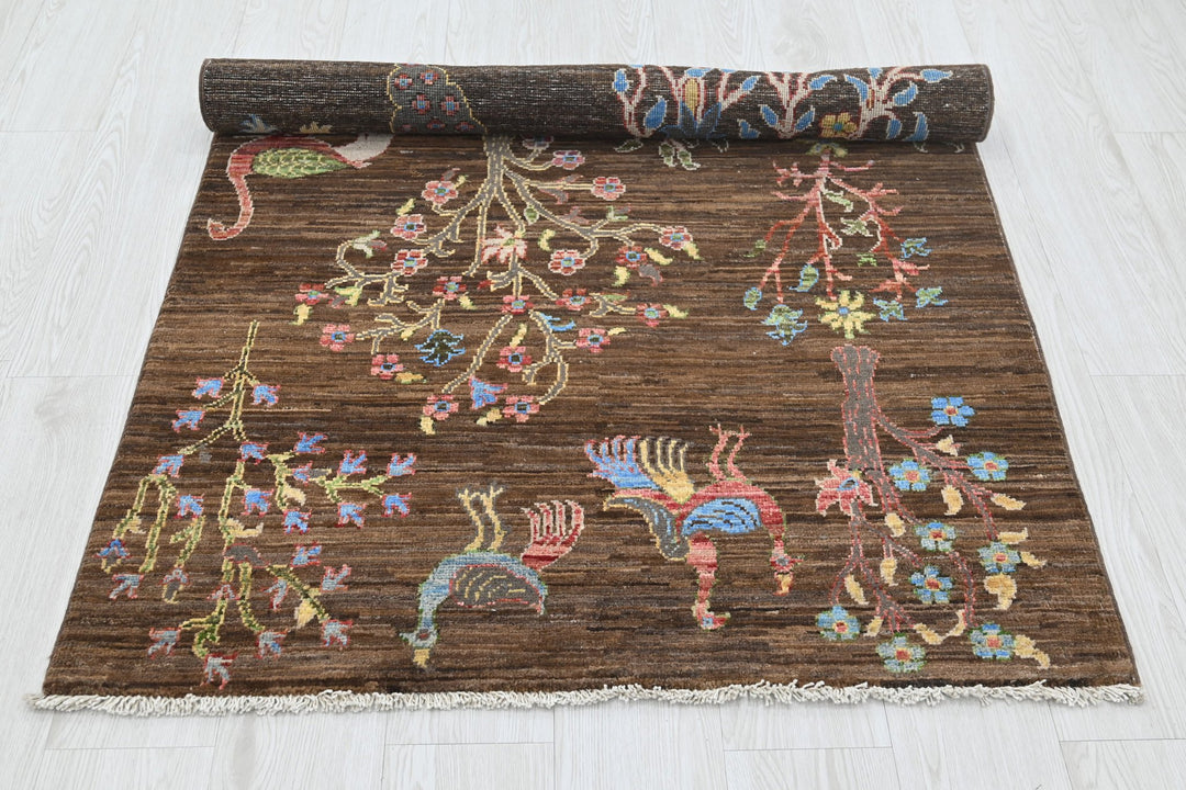 brown Accent rug 3' 4" x 4' 11"