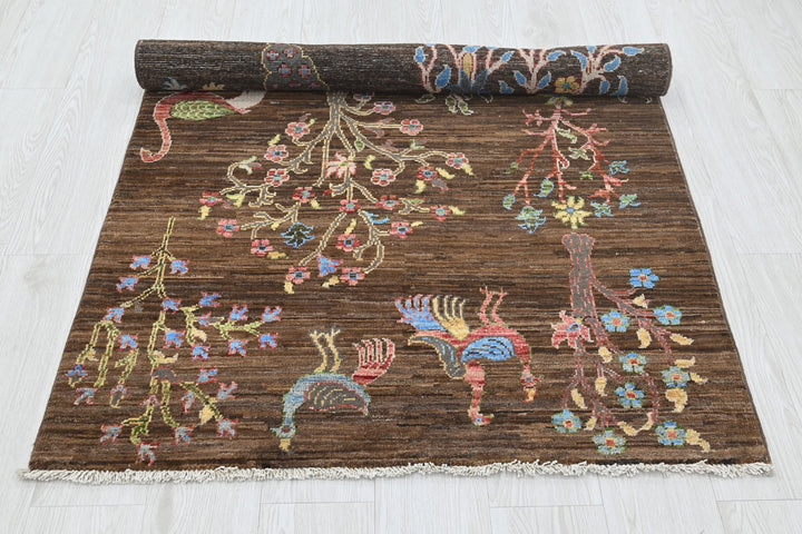 brown Accent rug 3' 4" x 4' 11"