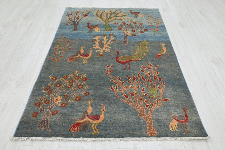 blue Accent rug 3' 11" x 5' 11"
