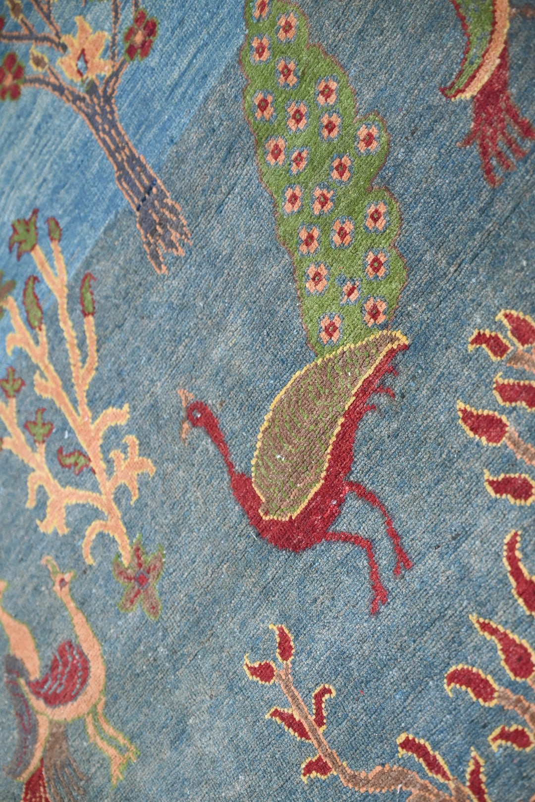 blue Accent rug 3' 11" x 5' 11"