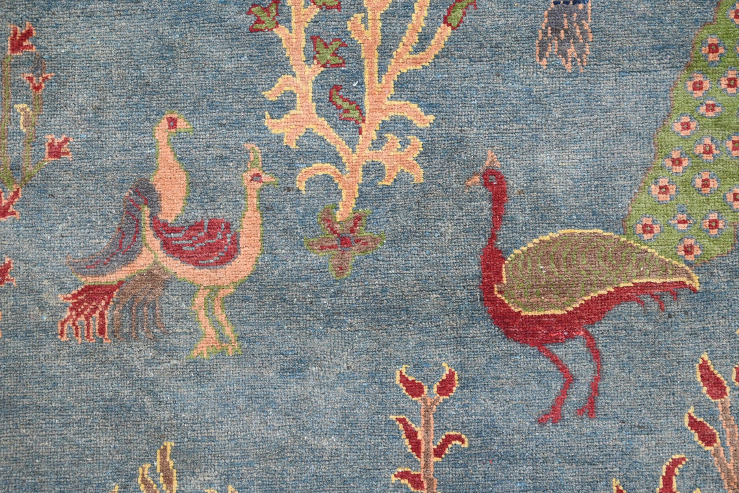 blue Accent rug 3' 11" x 5' 11"
