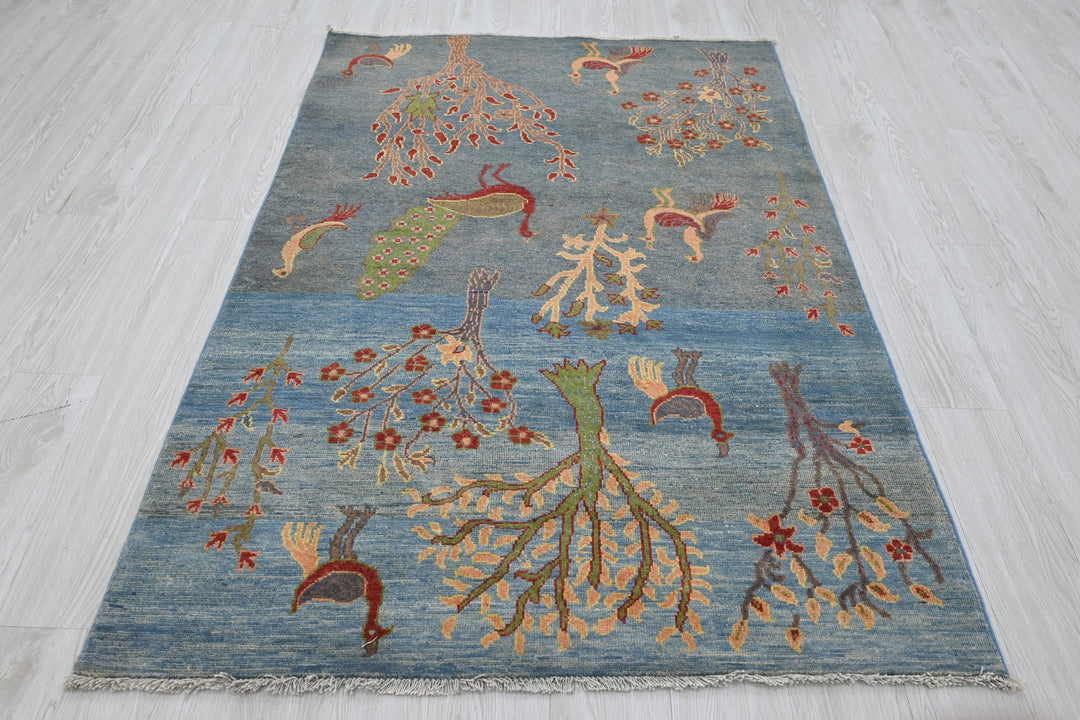 blue Accent rug 3' 11" x 5' 11"