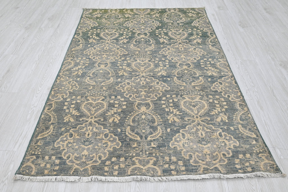 blue Accent rug 4' 1" x 6' 5"
