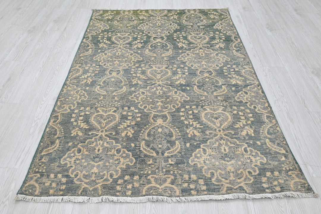 blue Accent rug 4' 1" x 6' 5"