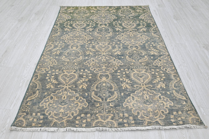 blue Accent rug 4' 1" x 6' 5"