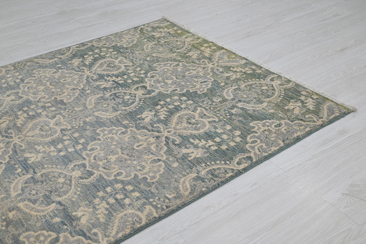 blue Accent rug 4' 1" x 6' 5"
