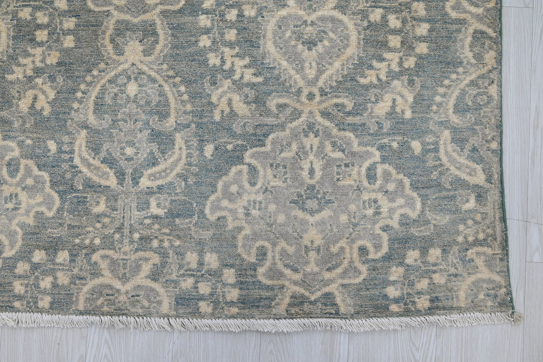 blue Accent rug 4' 1" x 6' 5"