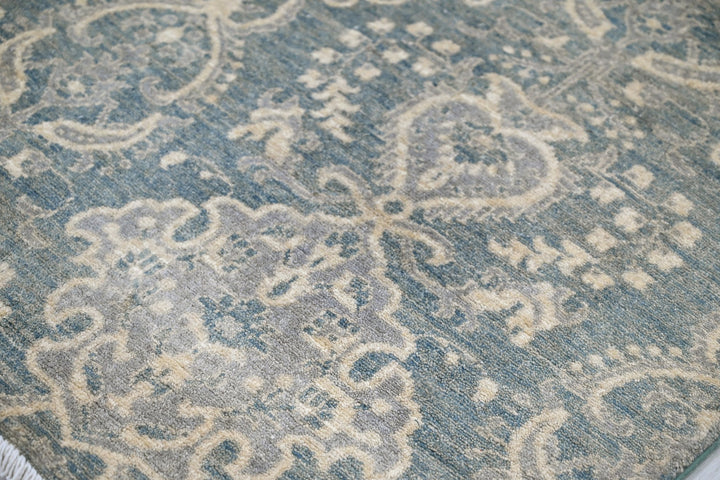 blue Accent rug 4' 1" x 6' 5"