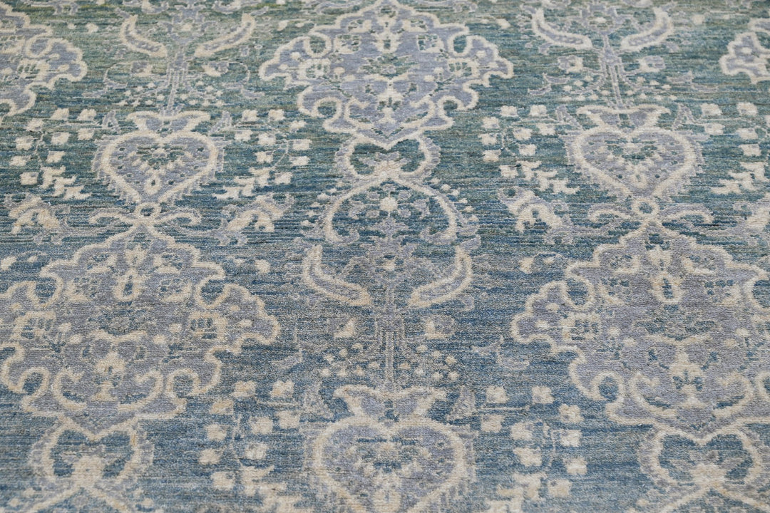 blue Accent rug 4' 1" x 6' 5"