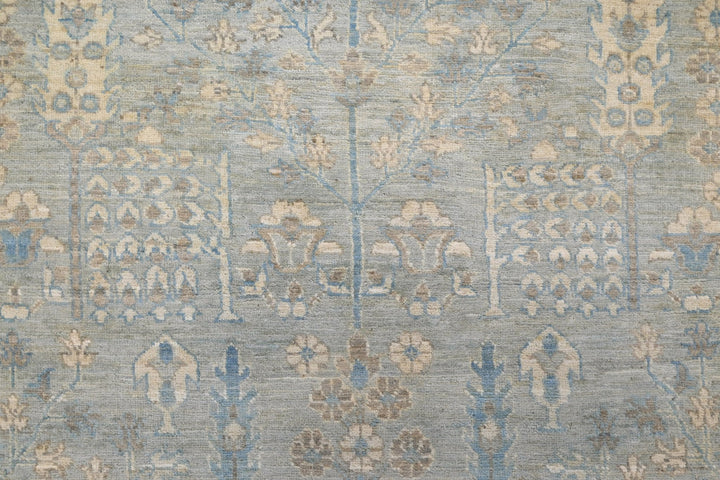 gray Accent rug 3' 11" x 6' 0"