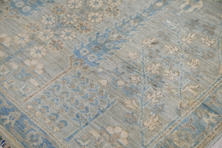 gray Accent rug 3' 11" x 6' 0"