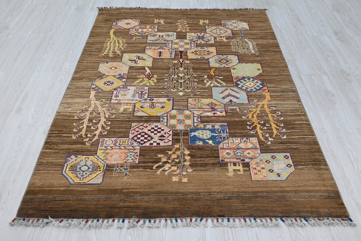 brown Accent rug 4' 1" x 5' 10"