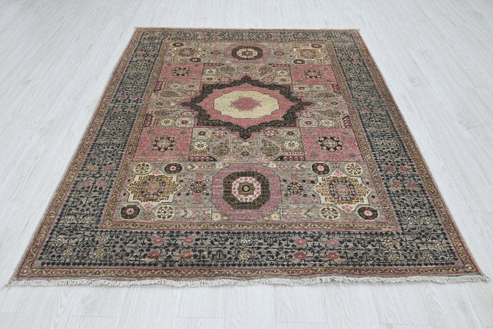 gray Medium rug 5' 0" x 6' 5"
