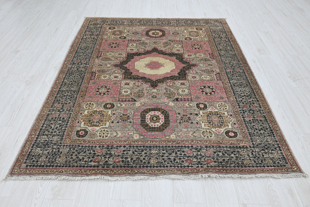 gray Medium rug 5' 0" x 6' 5"