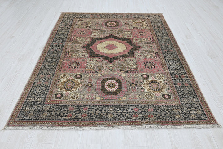 gray Medium rug 5' 0" x 6' 5"
