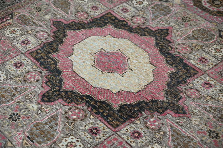 gray Medium rug 5' 0" x 6' 5"