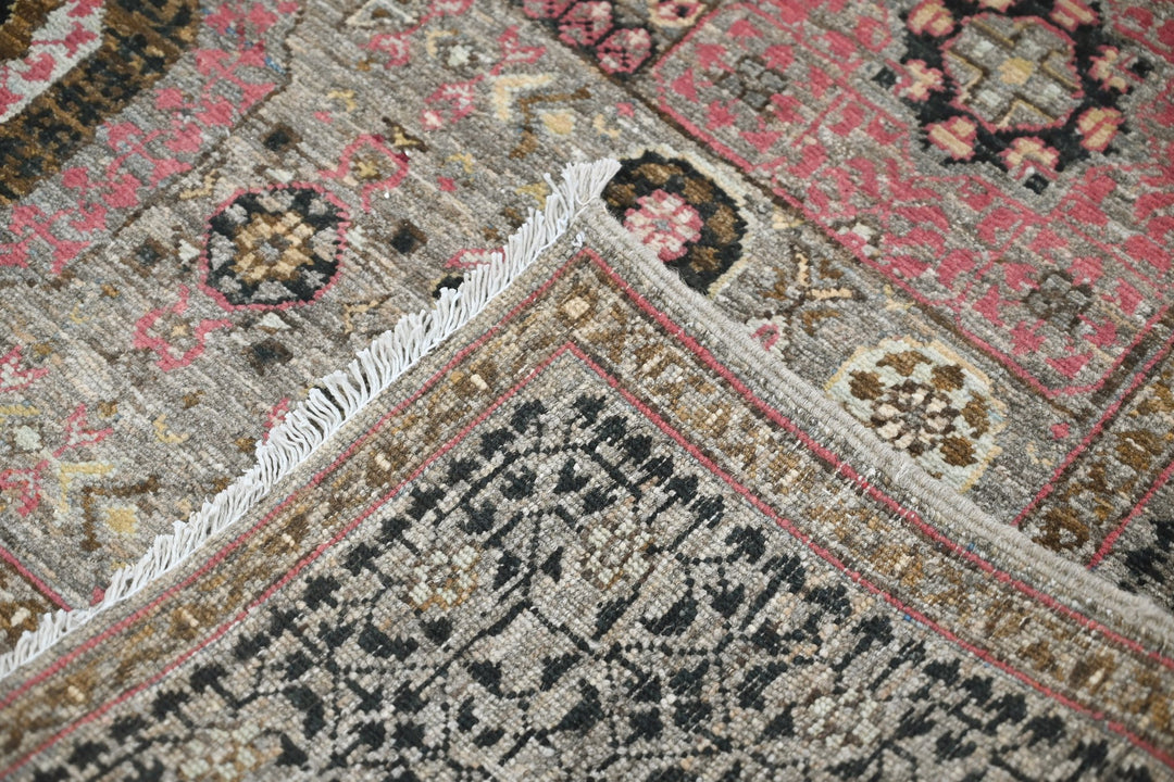 gray Medium rug 5' 0" x 6' 5"