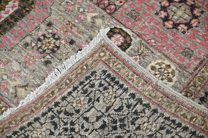 gray Medium rug 5' 0" x 6' 5"