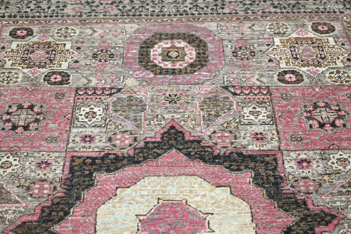 gray Medium rug 5' 0" x 6' 5"