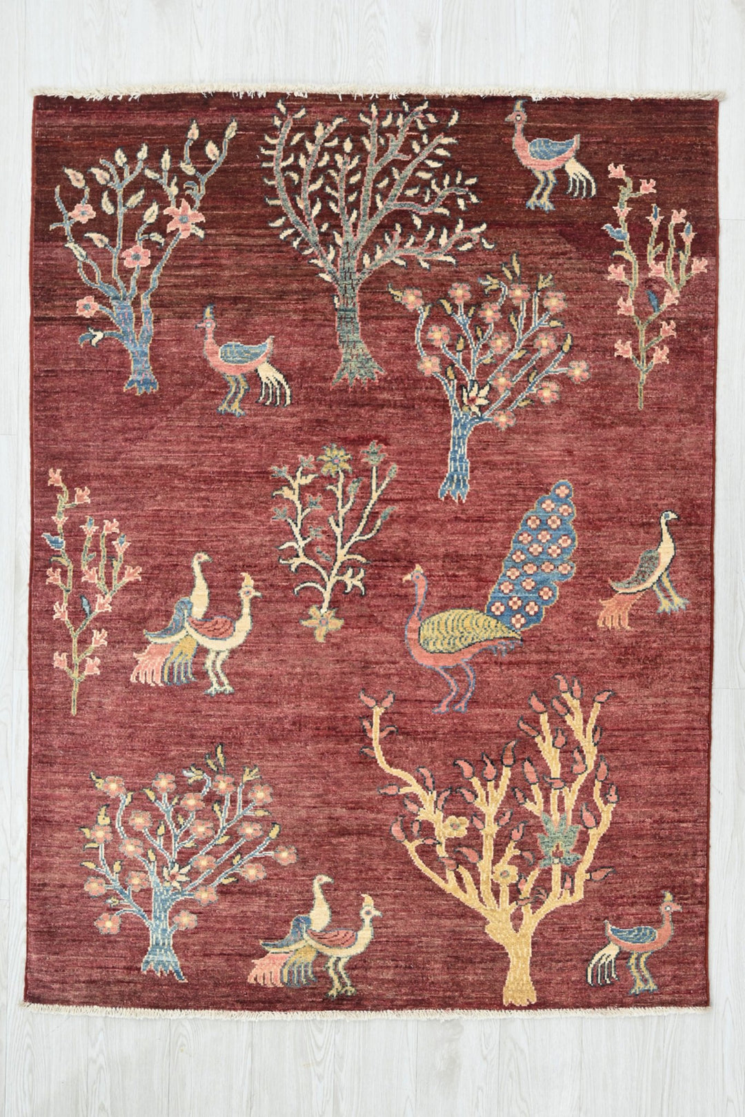 red Accent rug 4' 1" x 5' 10"