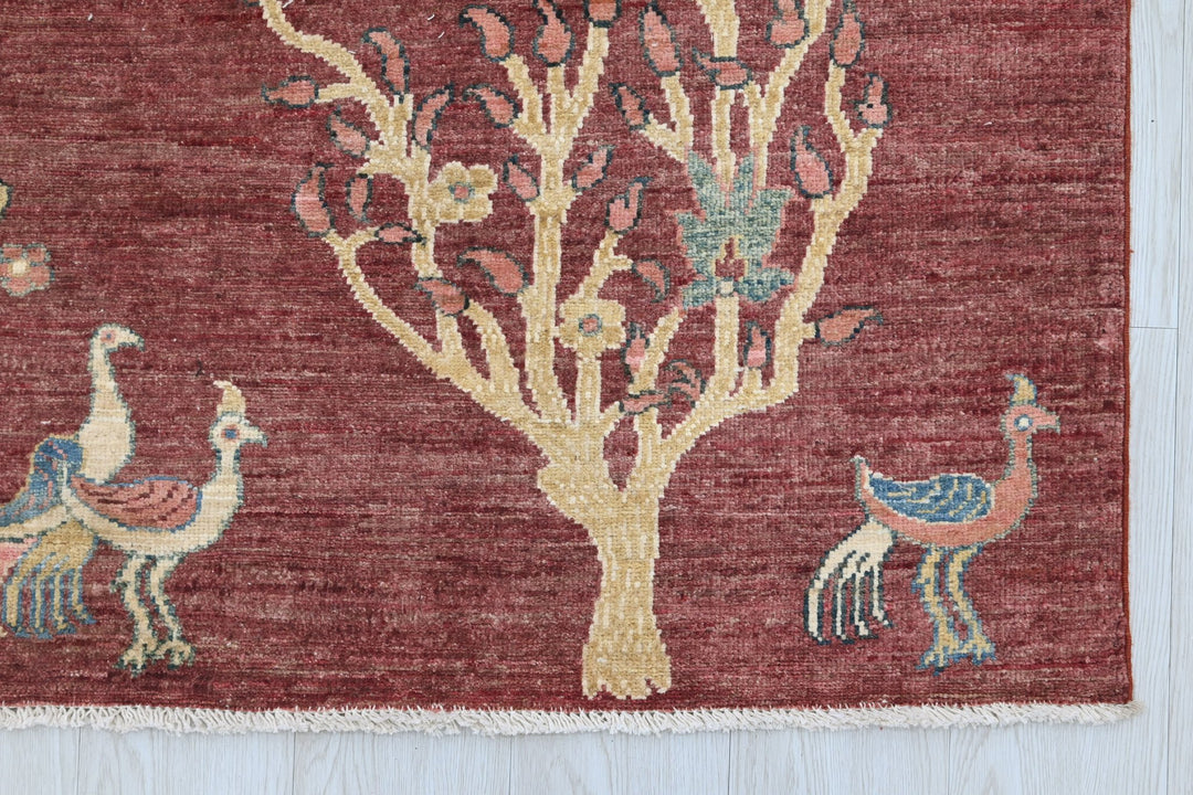 red Accent rug 4' 1" x 5' 10"