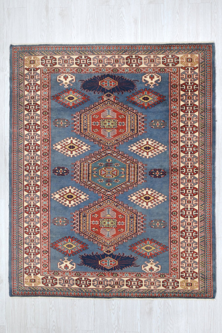 blue Accent rug 4' 6" x 5' 10"