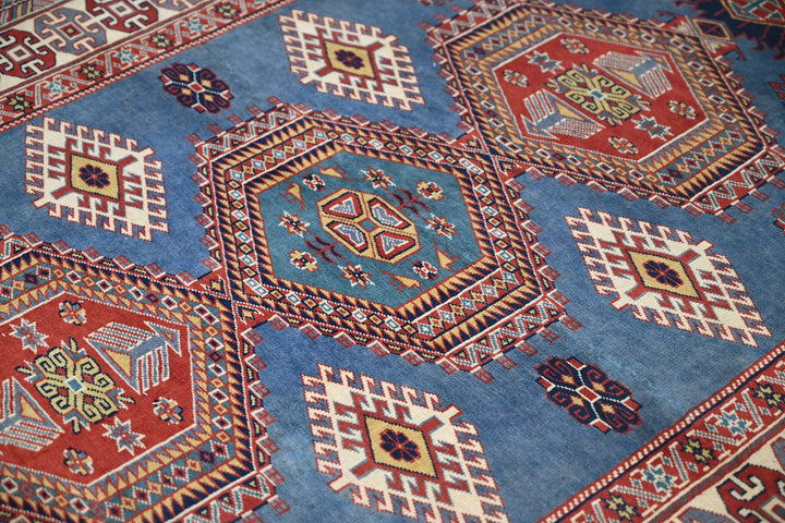 blue Accent rug 4' 6" x 5' 10"